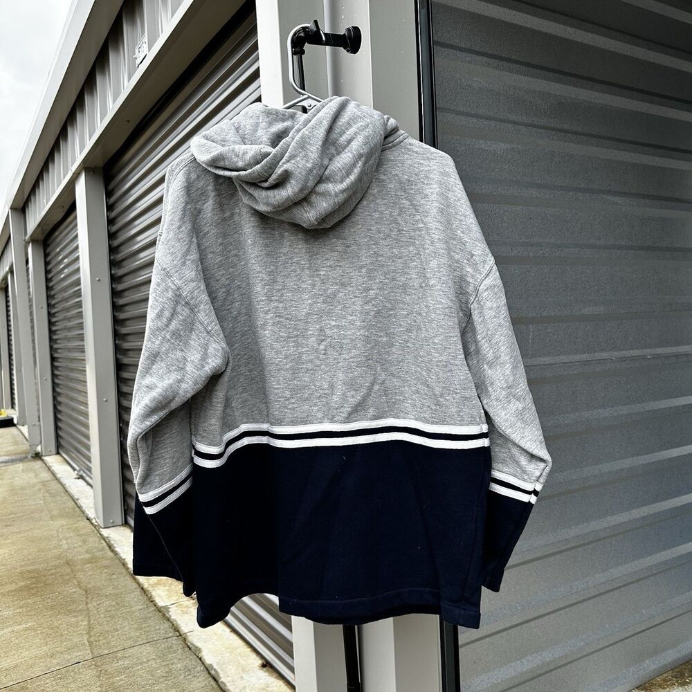 Vintage Disney Tigger Hoodie XL Gray Colorblock Winnie The Pooh Embroidered - Picture 4 of 6